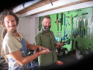 Joe & Bren getting greasy in the workshop.