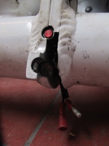 The crack was so bad that when Bren loosened the bolts, this part simply fell out! Eeek!