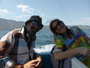 Bren & Dianne. She & her hubby Todd are tandem cyclists from Indianna and nvited us to spend the day with them on a boat on volcanic Lake Coatepeque