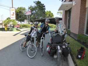 Syooping in the McDonalds car park to make use of their free wifi, we met these local mountain bikers who shared their snacks with us. Thanks guys!