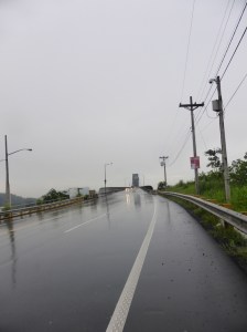 The incline in the rain to get on the bridge. See how the shoulder just runs out?