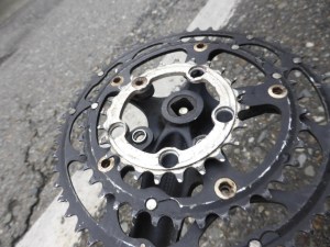 4 out of 5 bolts missing