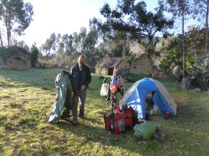 The dilapidated houses offered great shelter